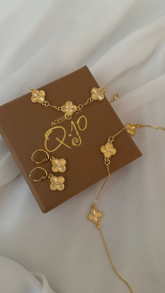 Conj. Trevo Dourado (Brinco, colar e brinco)